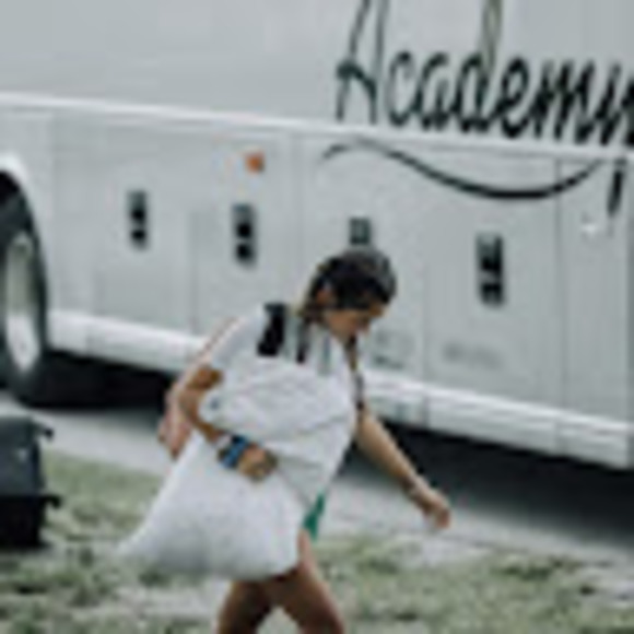 Meet your Posher, Tessa - Picture 1 of 1